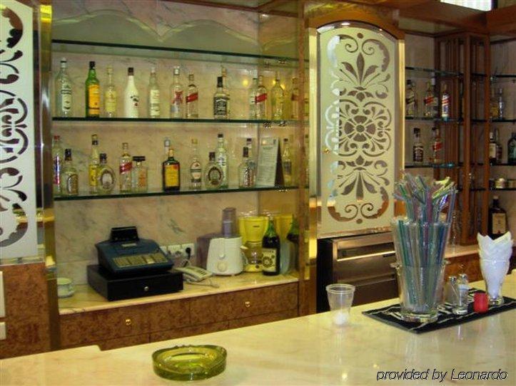 Balasca Hotel Athens Restaurant photo