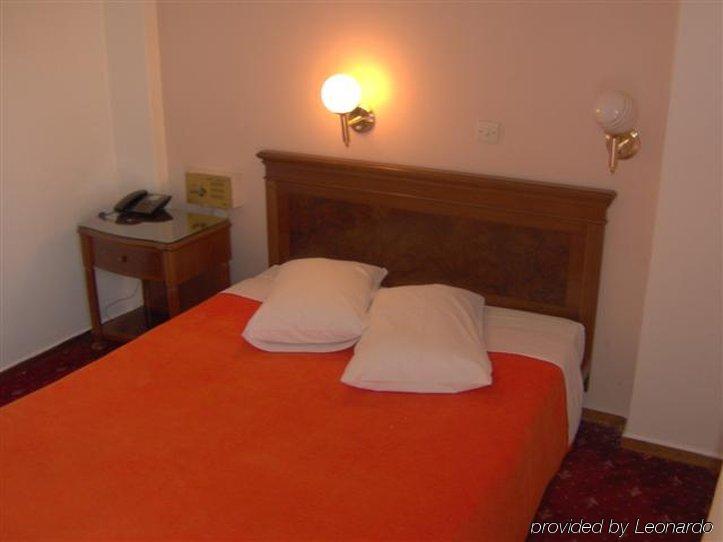 Balasca Hotel Athens Room photo