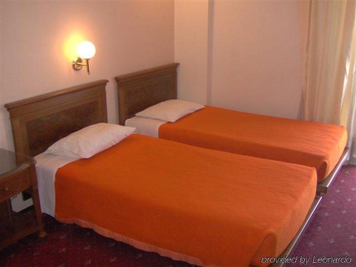 Balasca Hotel Athens Room photo